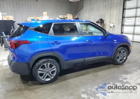 2021 Kia Seltos Lx z USA, uszkodzony, nr VIN KNDEPCAA5M7129049